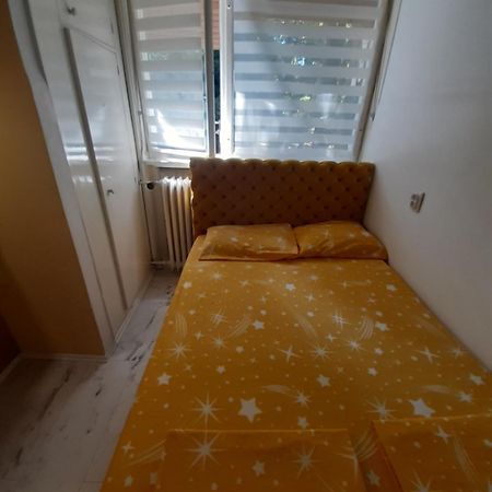 Appartamento Apartman Brdo Belgrado Esterno foto