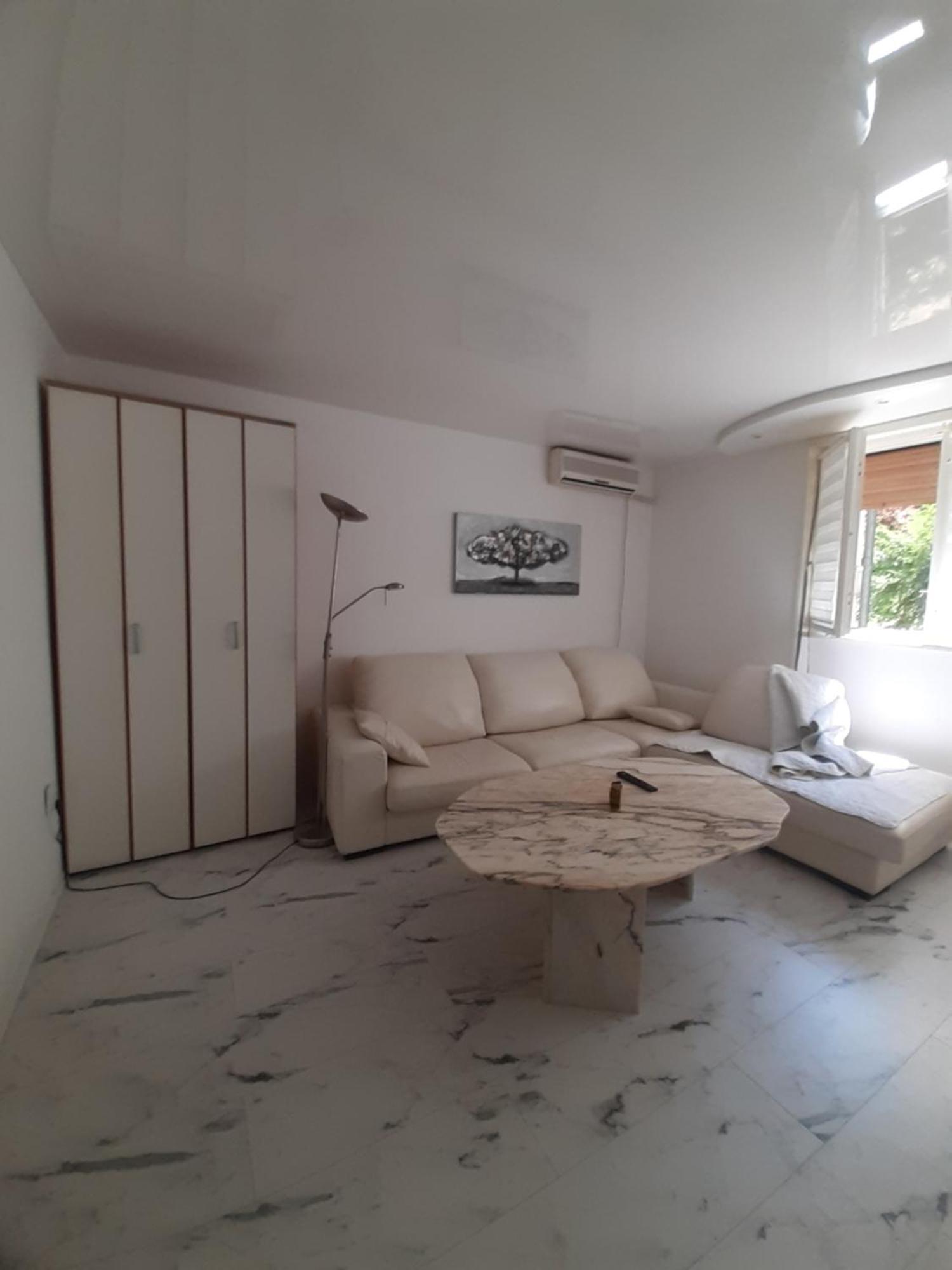 Appartamento Apartman Brdo Belgrado Esterno foto